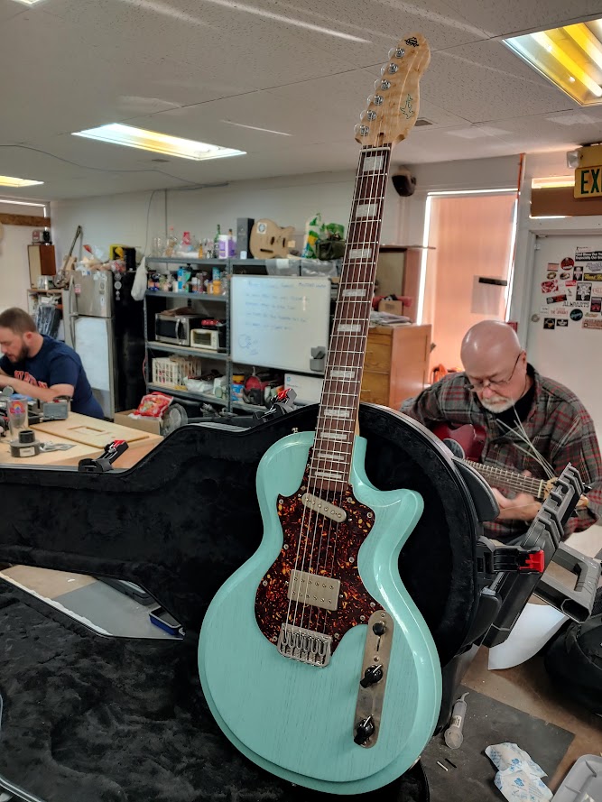 Fueler in marine dream blue after set-up