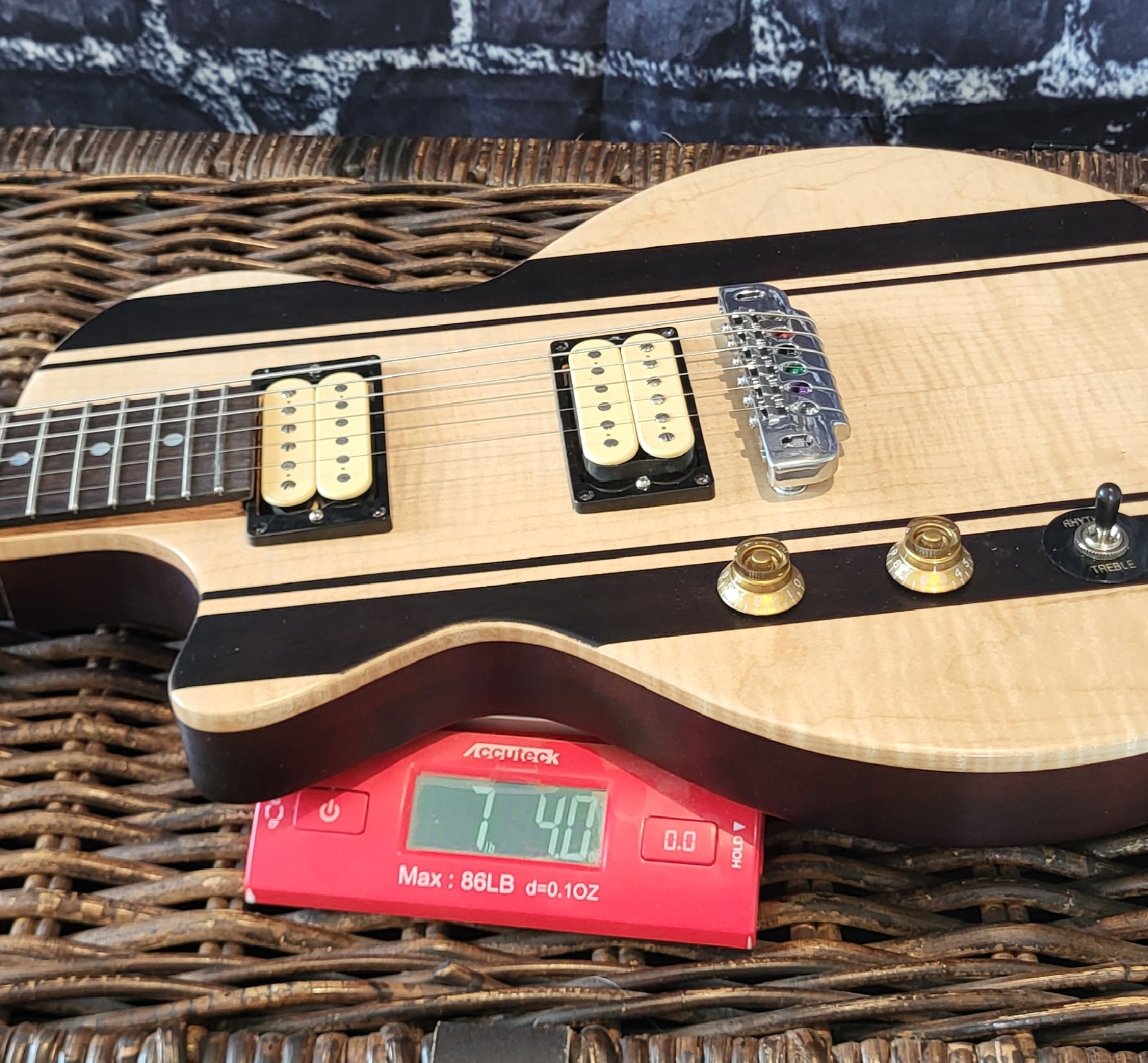 Danny Boy Lefty Flame Top Tuxedo Scale Weight