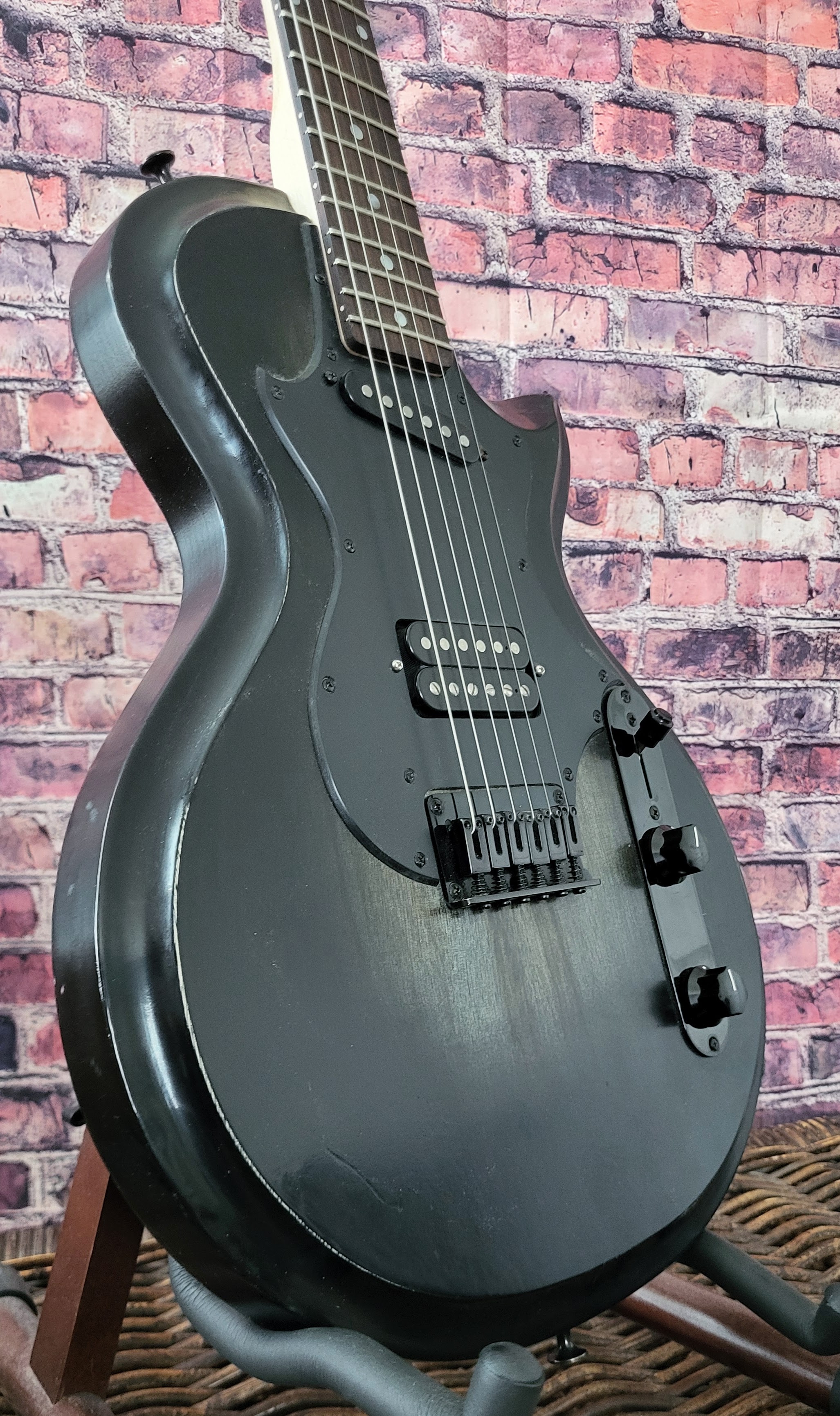 Fueler Black Limba Burst Quar