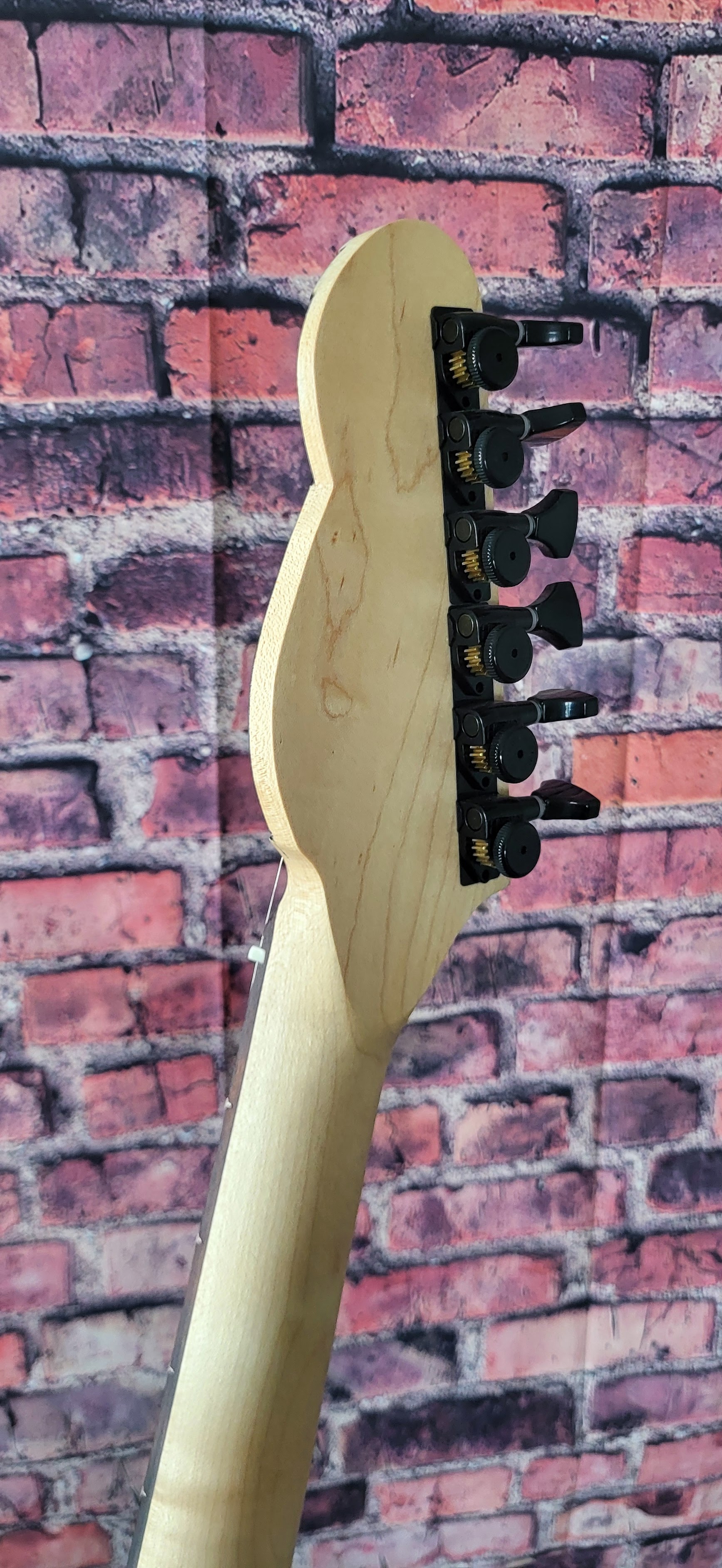 Fueler Black Limba Burst Tuners 2