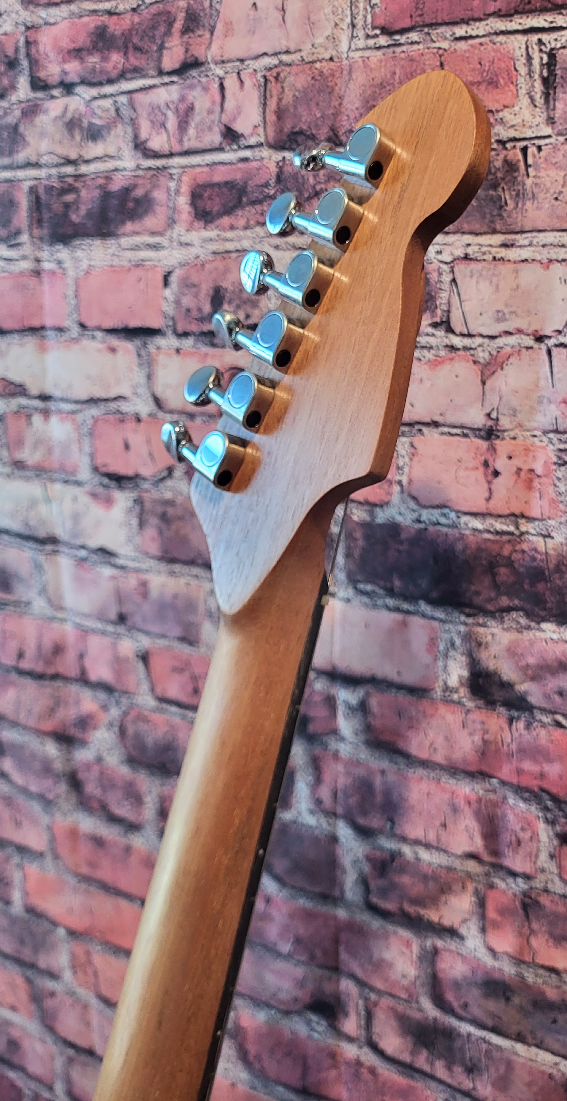 Oiler Pink Sunburst HS Back Quar Angle